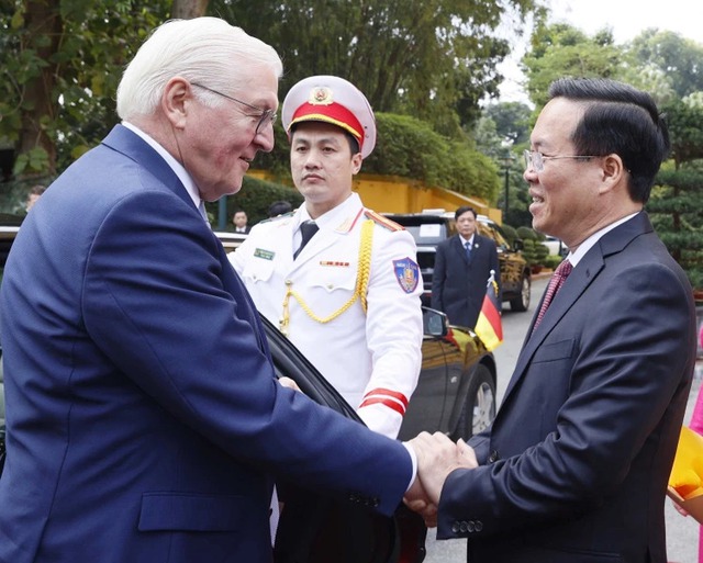 Le Président organise une cérémonie officielle de bienvenue pour son homologue allemand, Ảnh 1.